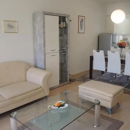 Ullmann Apartment *